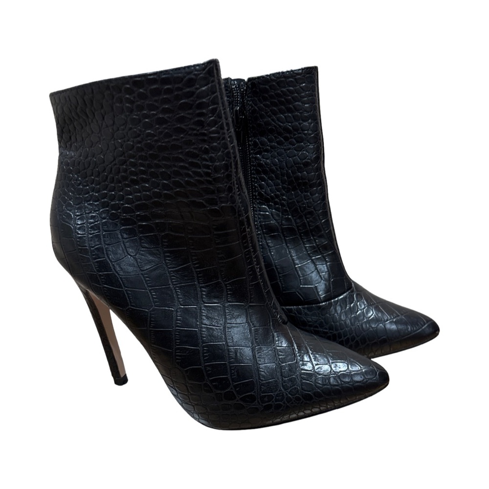 Elegant Black Crocodile-Embossed Ankle Boots